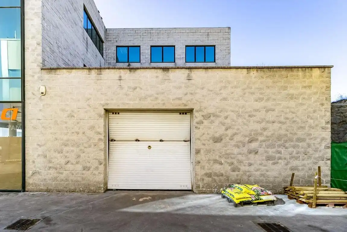 Nave industrial en venta en Camí de Barcelona a Puigcerdà, imagen 3