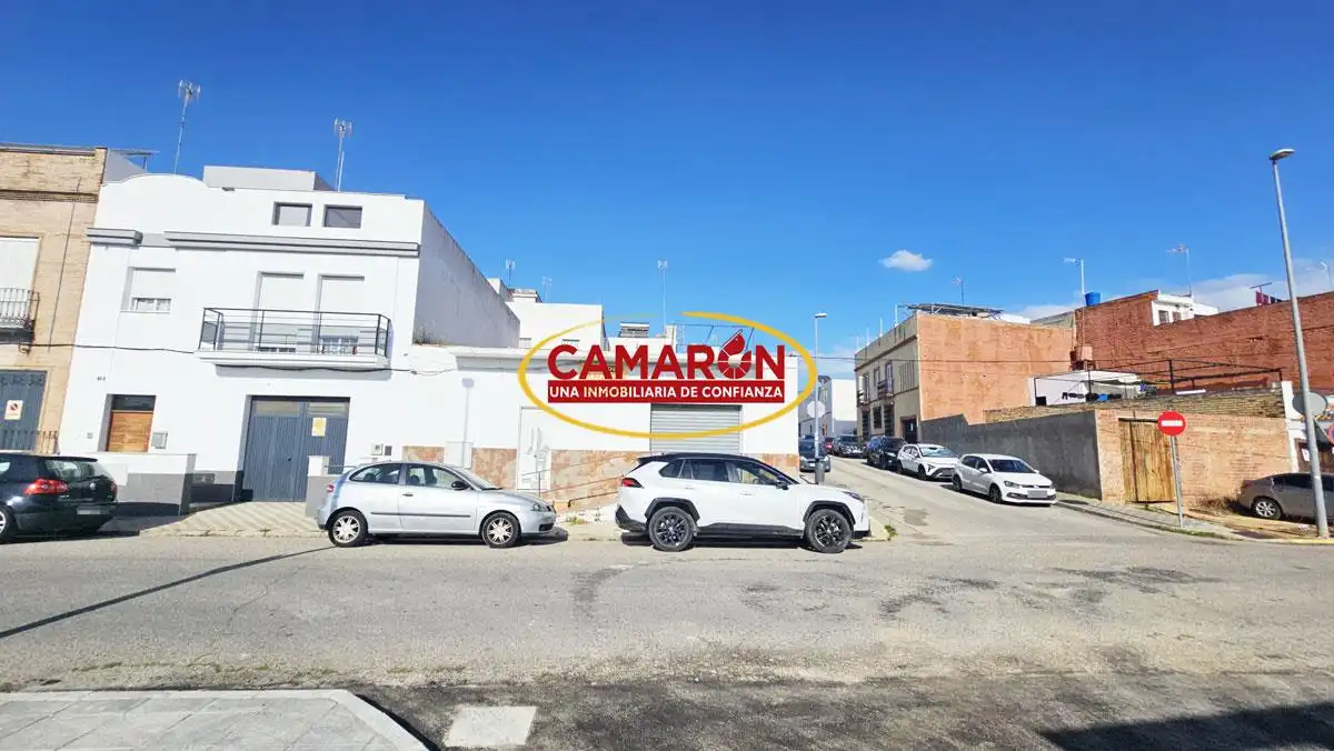 Local comercial en venta en Coria del Río, imagen 2