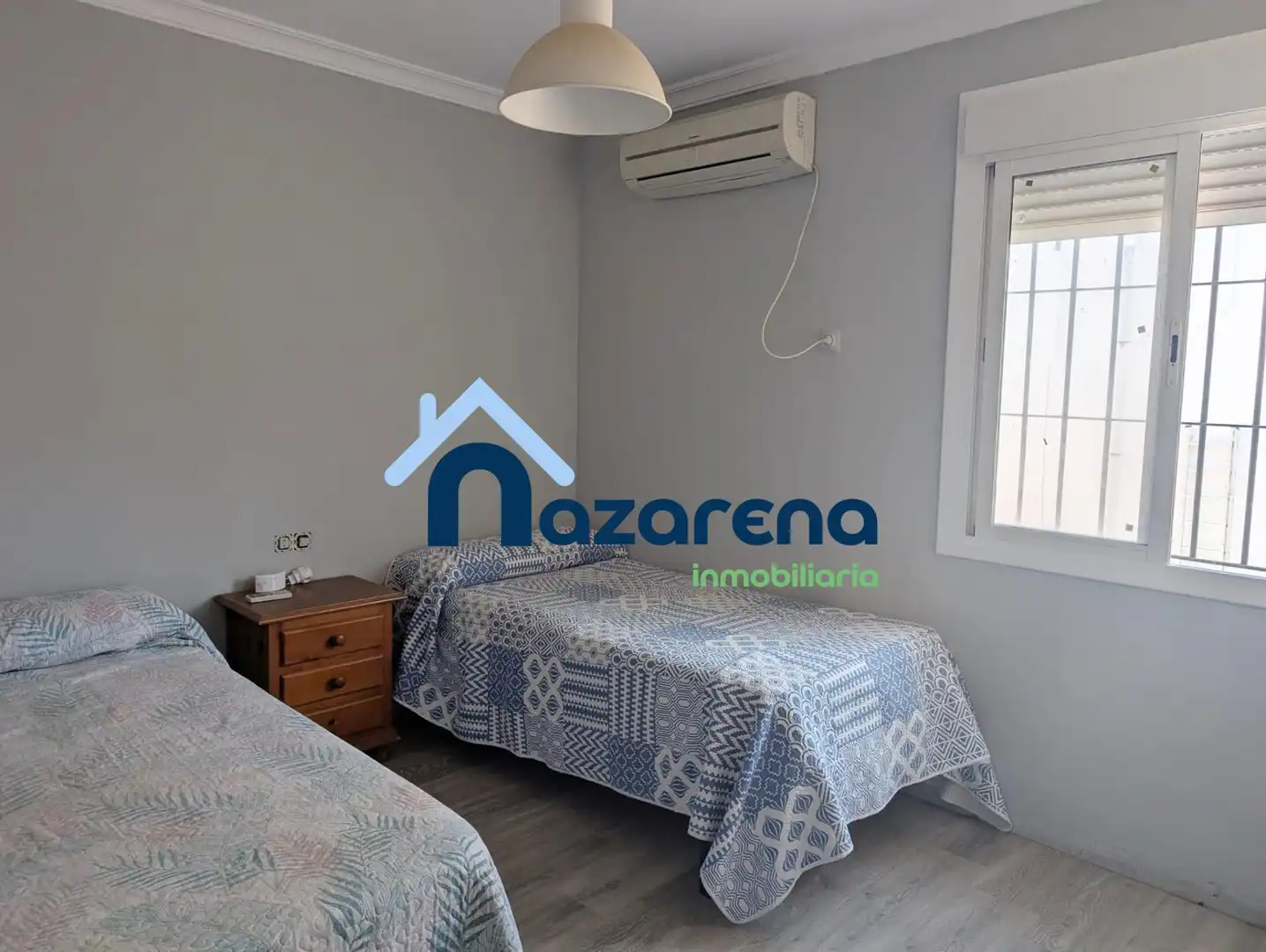 Dormitori de Casa o xalet en venda en Dos Hermanas amb Aire condicionat, Jardí privat i Parquet