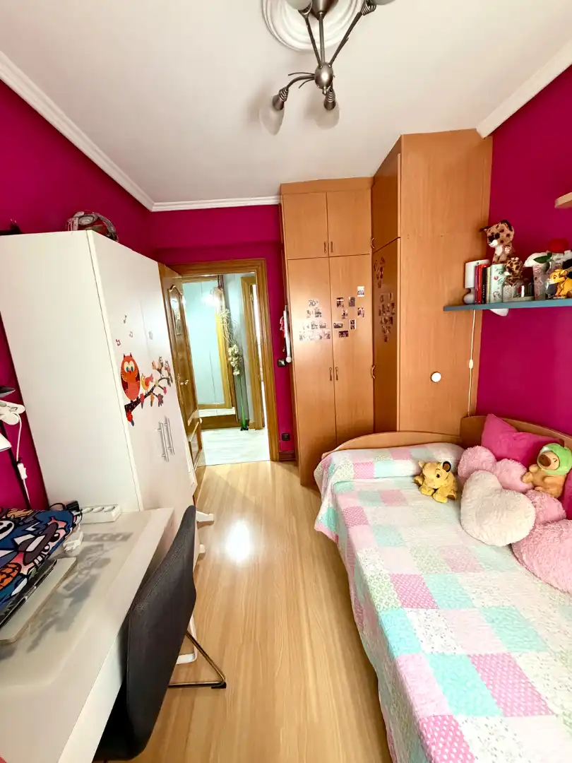 Bedroom of Flat for sale in Barakaldo   with Heating and Furnished