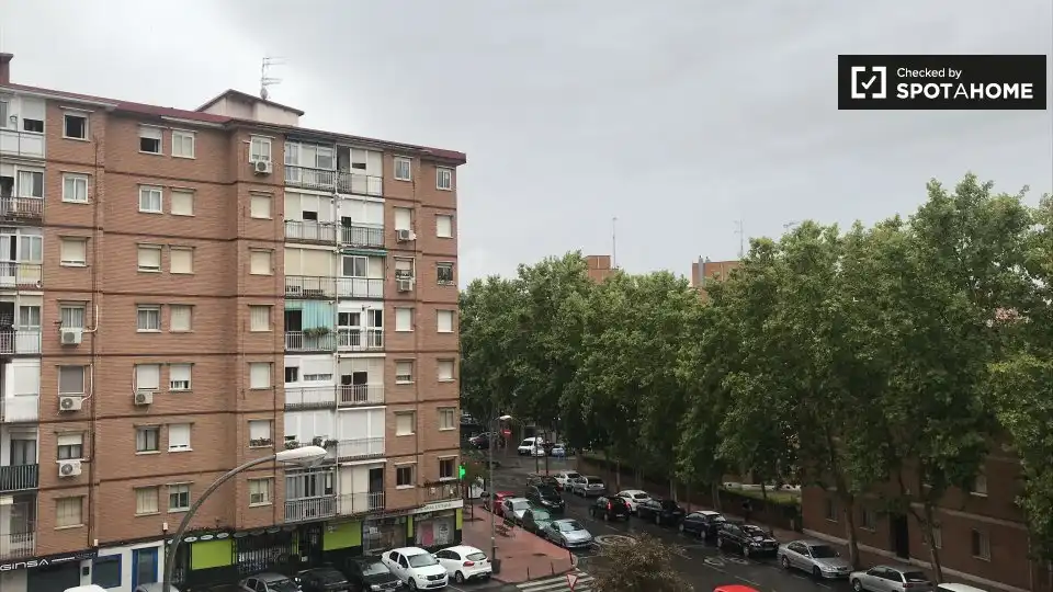 Vista exterior de Piso de alquiler en Alcalá de Henares con Aire acondicionado, Calefacción y Amueblado