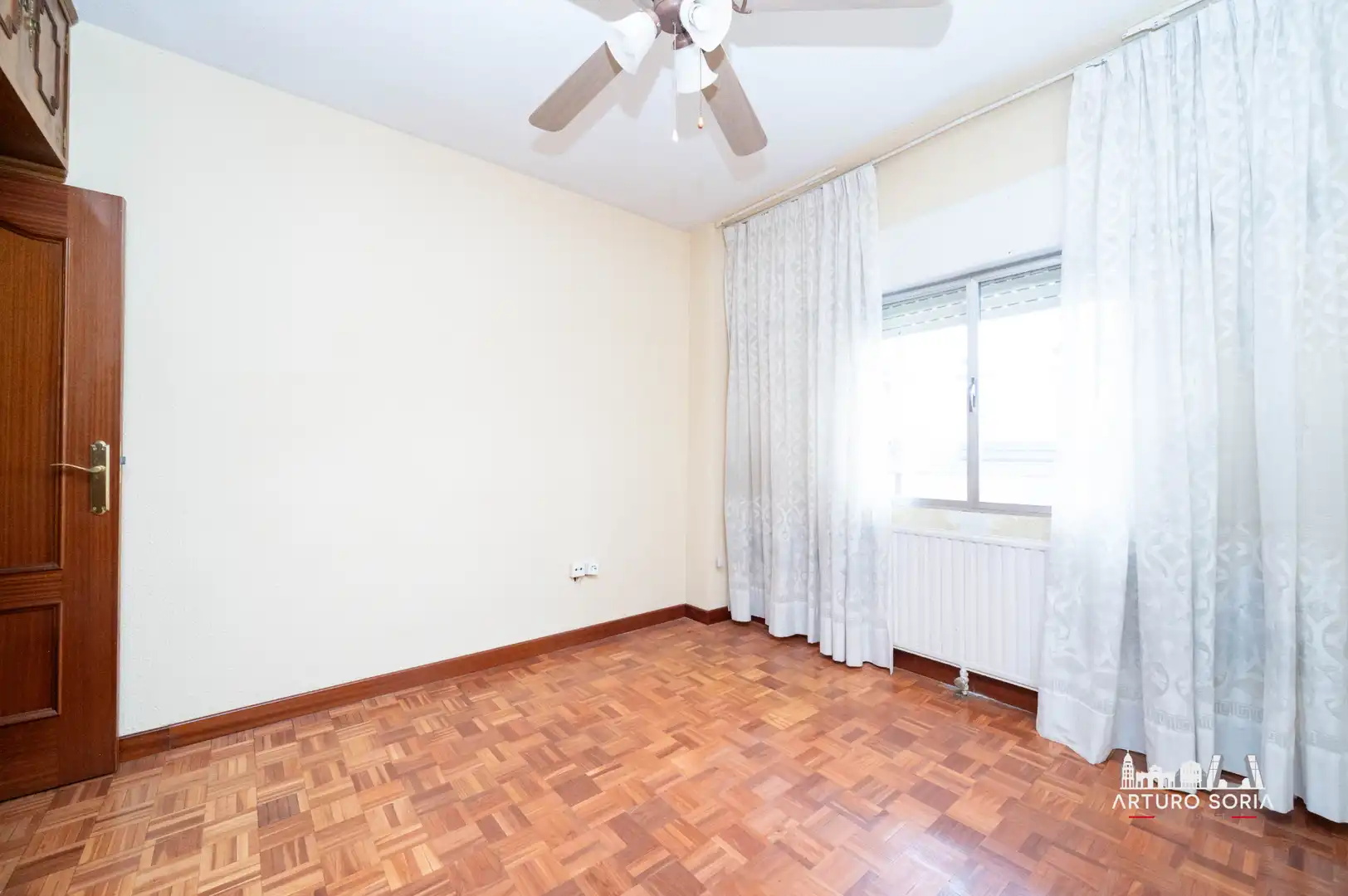 Habitación de Piso en venta en Madrid con Calefacción y Terraza