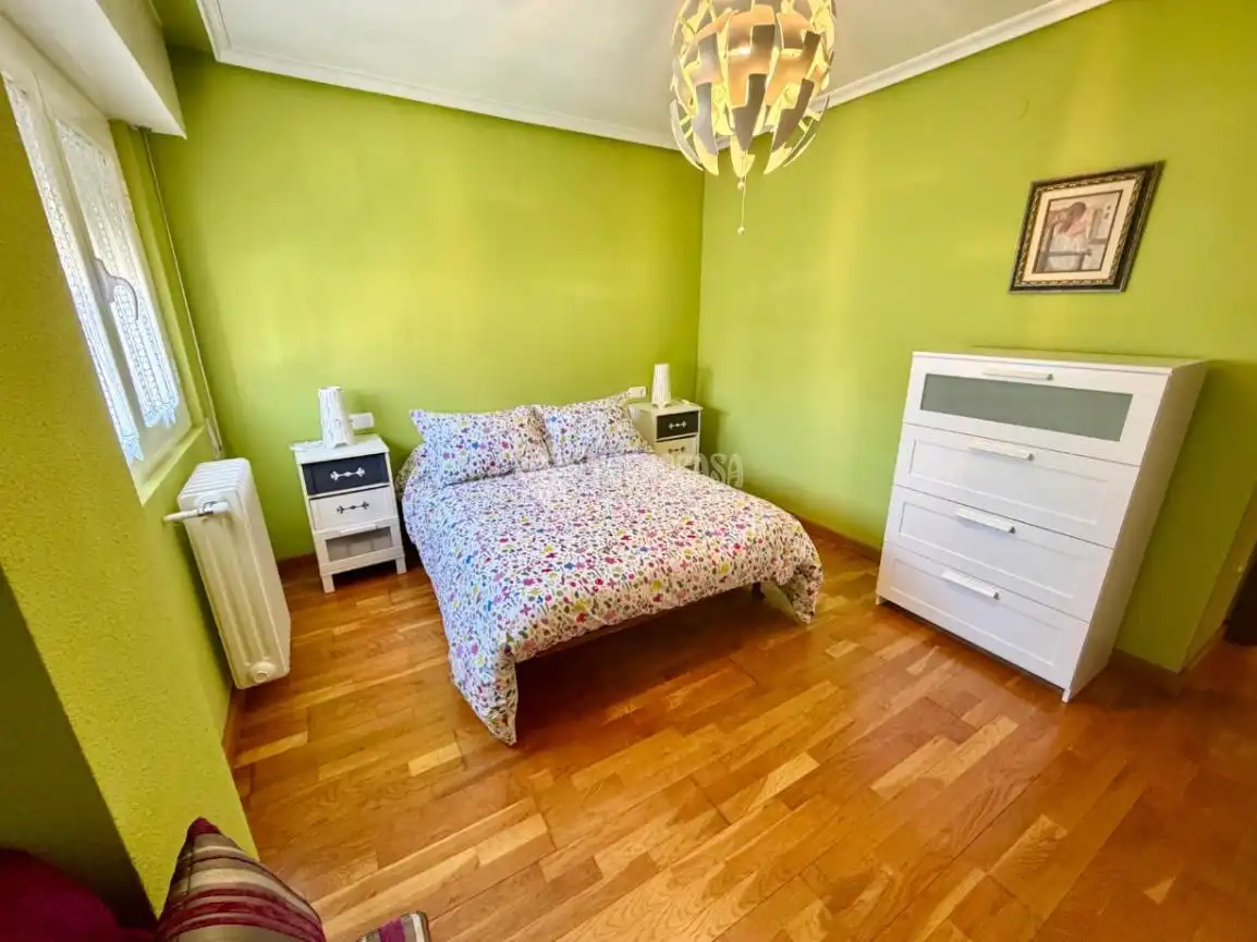 Habitación de Piso de alquiler en León Capital  con Aire acondicionado y Calefacción