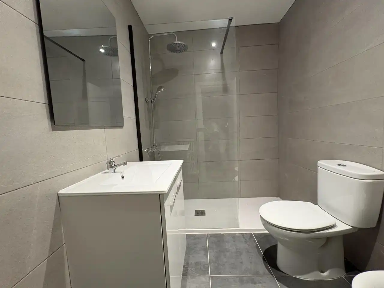 Wohnung zur Miete in Calle de Torres Miranda, Chopera
