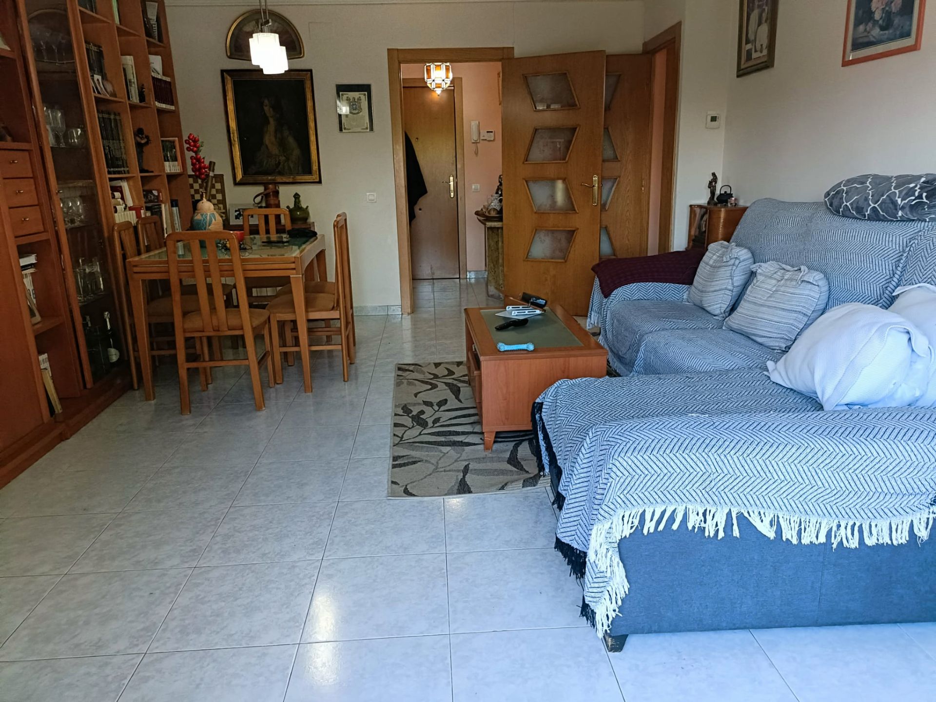 Living room of Flat for sale in Rubí  with Air Conditioner, Heating and Oven