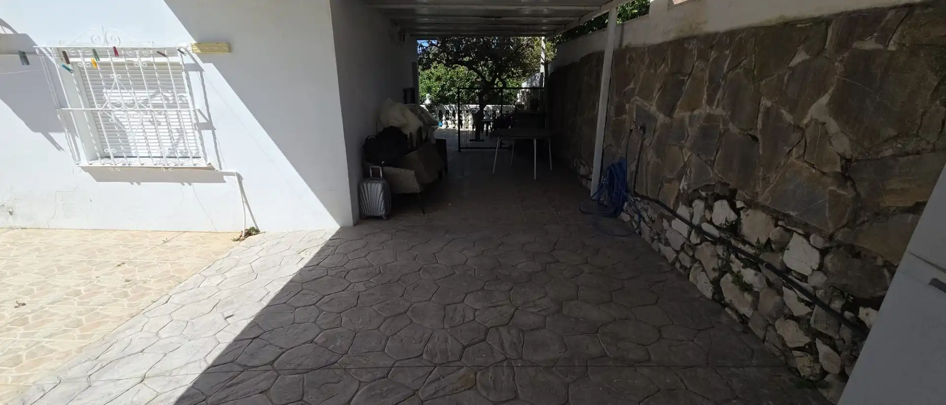 Terrasse von Einfamilien-Reihenhaus zum Verkauf in Alhaurín de la Torre mit Klimaanlage, Privatgarten und Terrasse