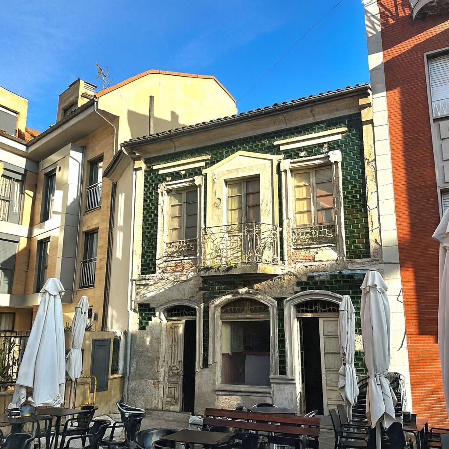 Vista exterior de Casa o xalet en venda en Noreña amb Traster i Piscina