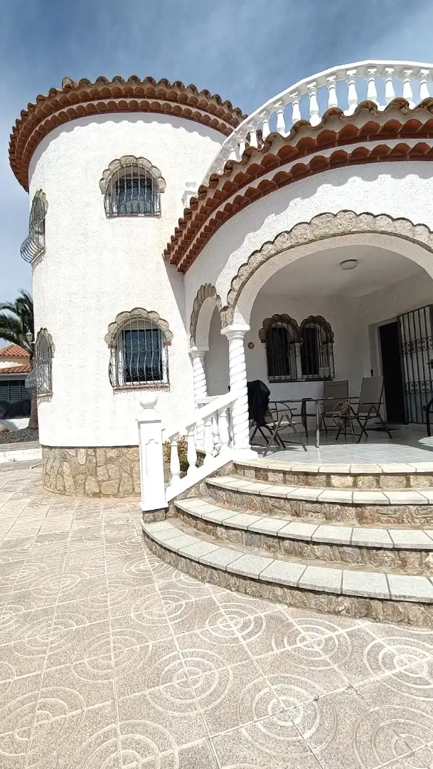 Casa o xalet en venda en Mont-roig del Camp amb Aire condicionat, Calefacció i Jardí privat
