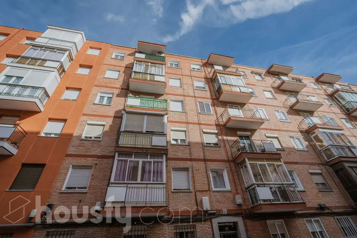 Exterior view of Flat for sale in Valladolid  with Air Conditioner and Terrace