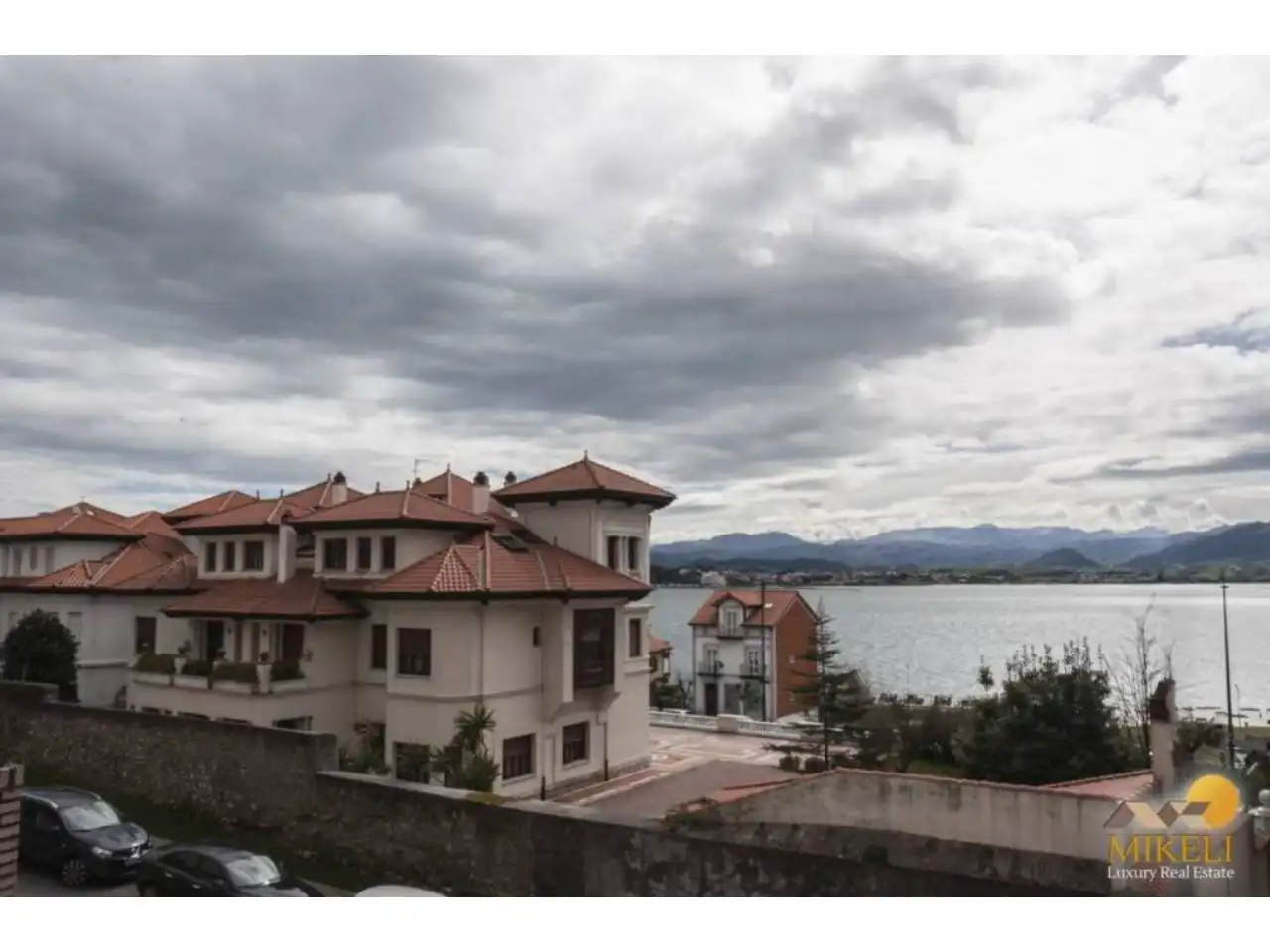 Außenansicht von Wohnung zur Miete in Santander mit Heizung