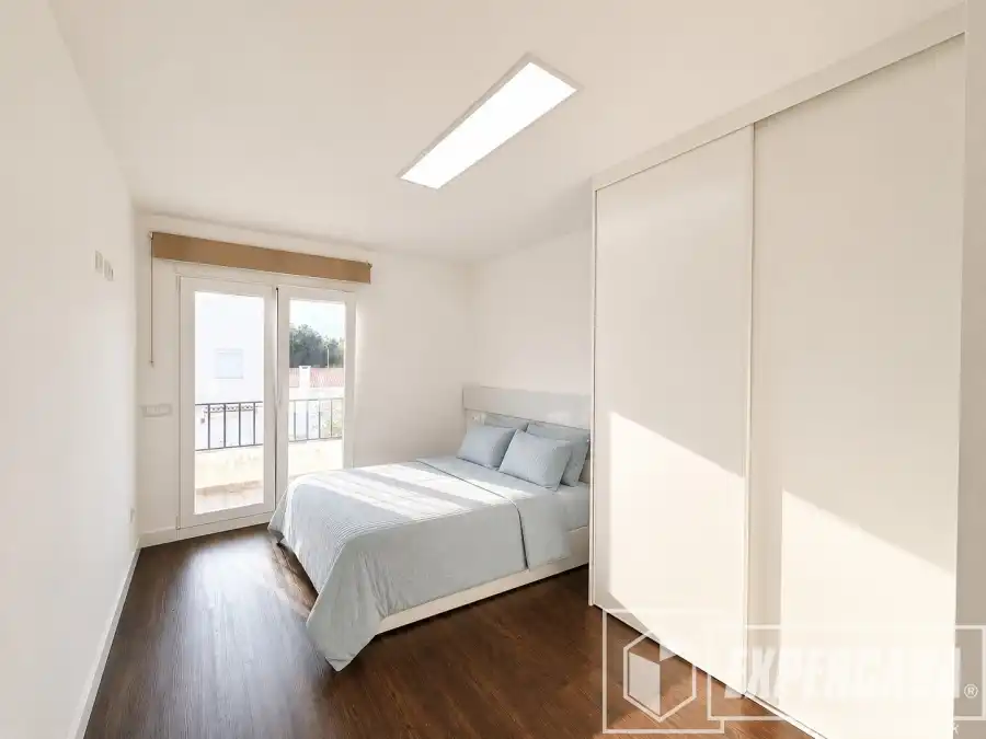 Dormitori de Casa o xalet en venda en Domeño amb Aire condicionat i Terrassa
