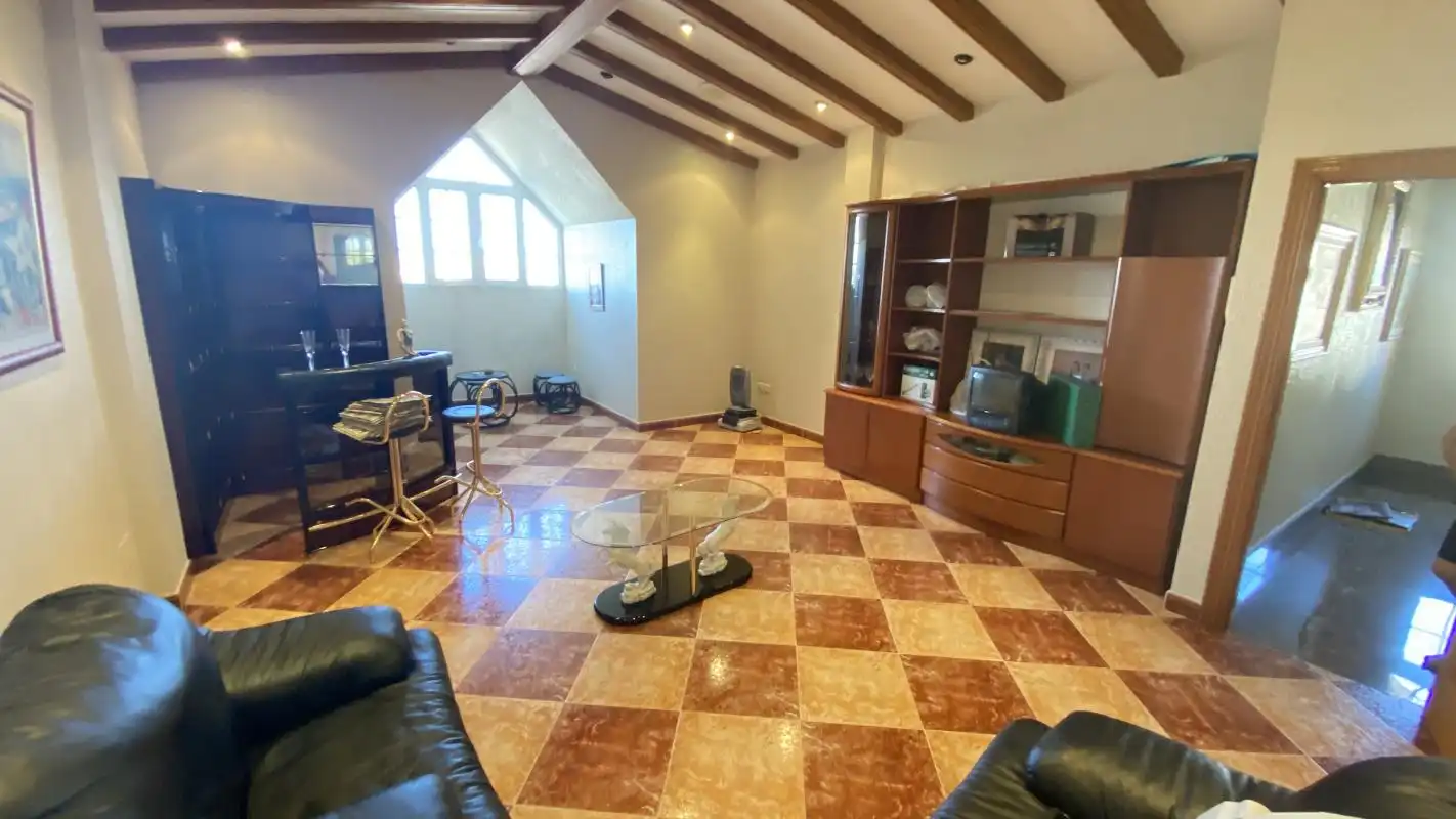 Sala d'estar de Casa o xalet en venda en Los Alcázares amb Calefacció i Traster