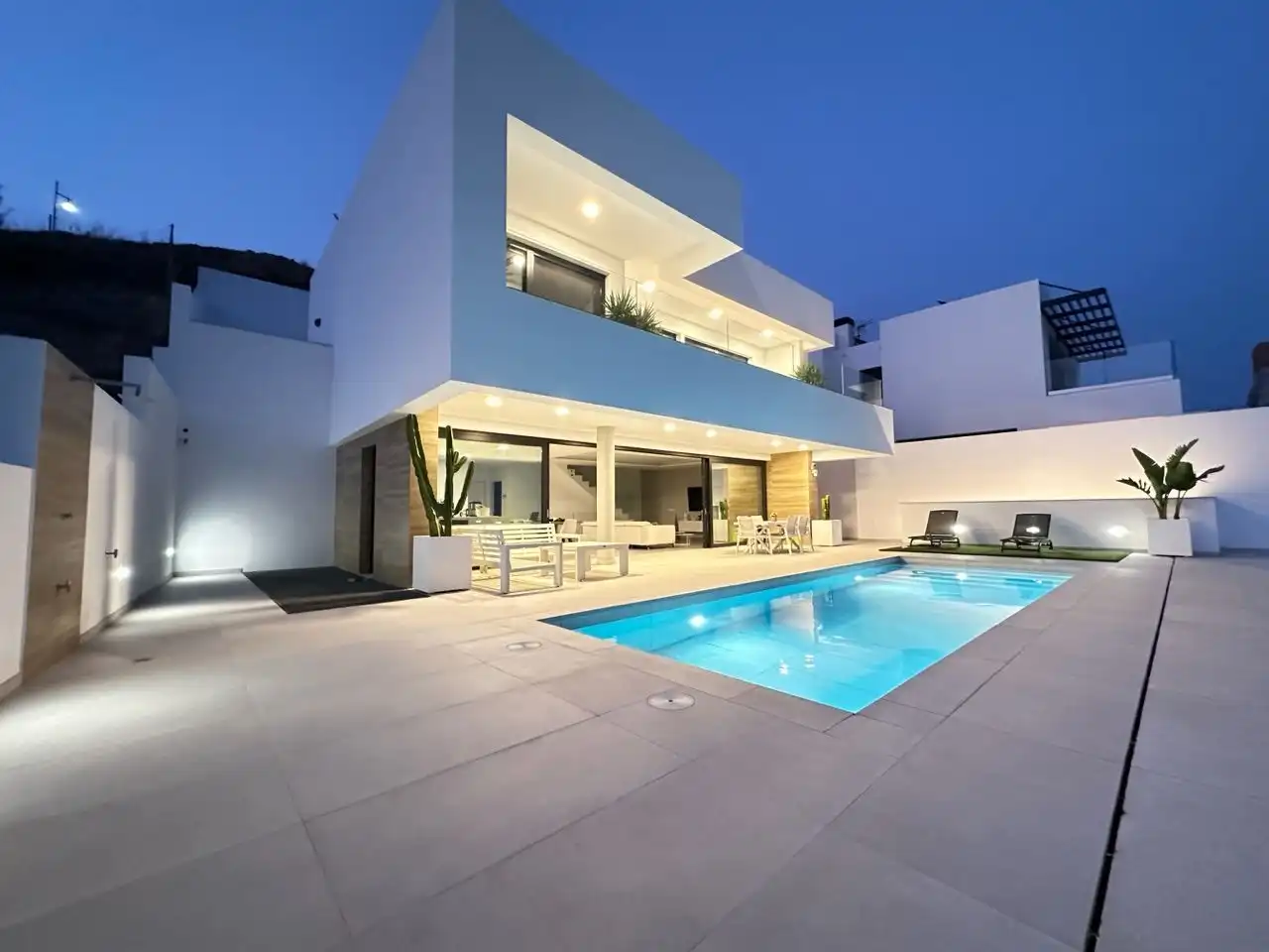 Piscina de Casa o xalet en venda en Nerja amb Aire condicionat, Calefacció i Jardí privat