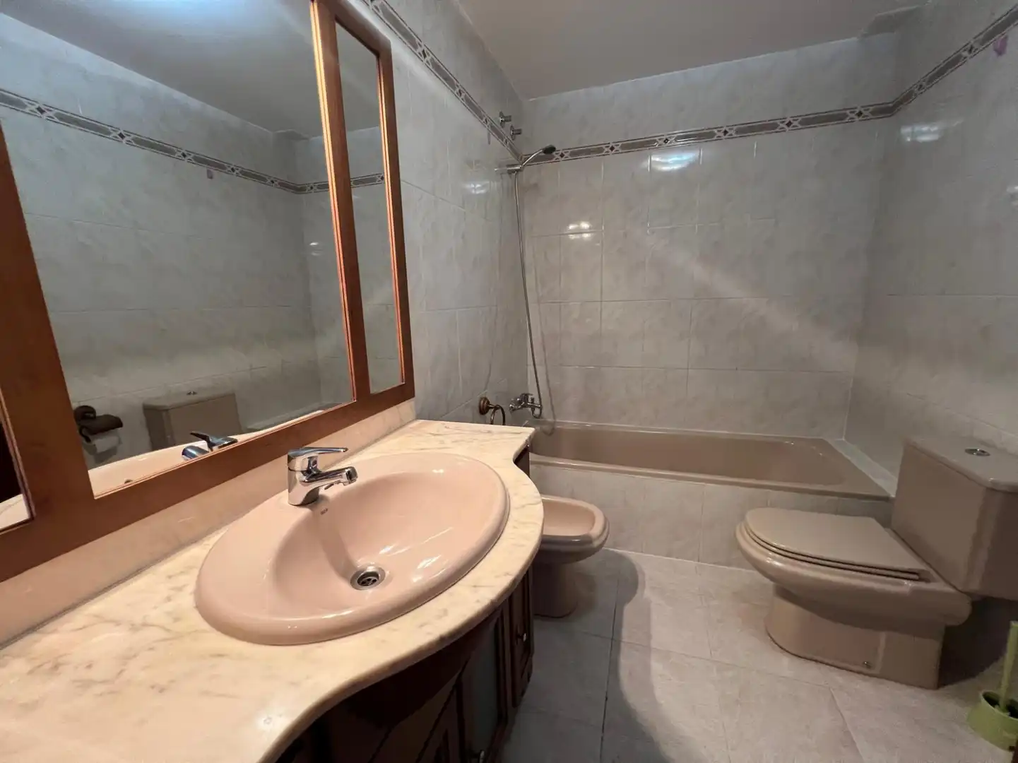 Baño de Piso en venta en  Logroño con Calefacción, Terraza y Balcón