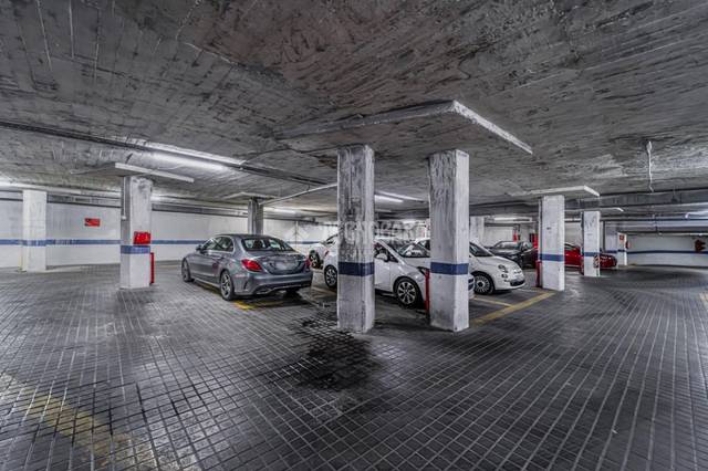 Garaje en Venta en Universidad - Malasaña