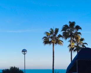 Vista exterior de Àtic de lloguer en Mijas amb Aire condicionat, Terrassa i Moblat