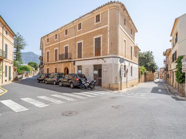 Maison rustique avec balcon à vendre à Alaró