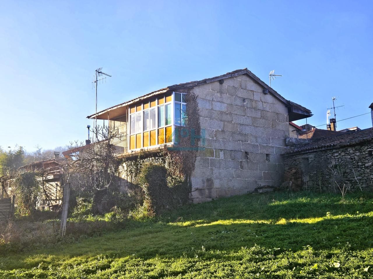Vista exterior de Casa o xalet en venda en San Cibrao das Viñas amb Jardí privat i Balcó