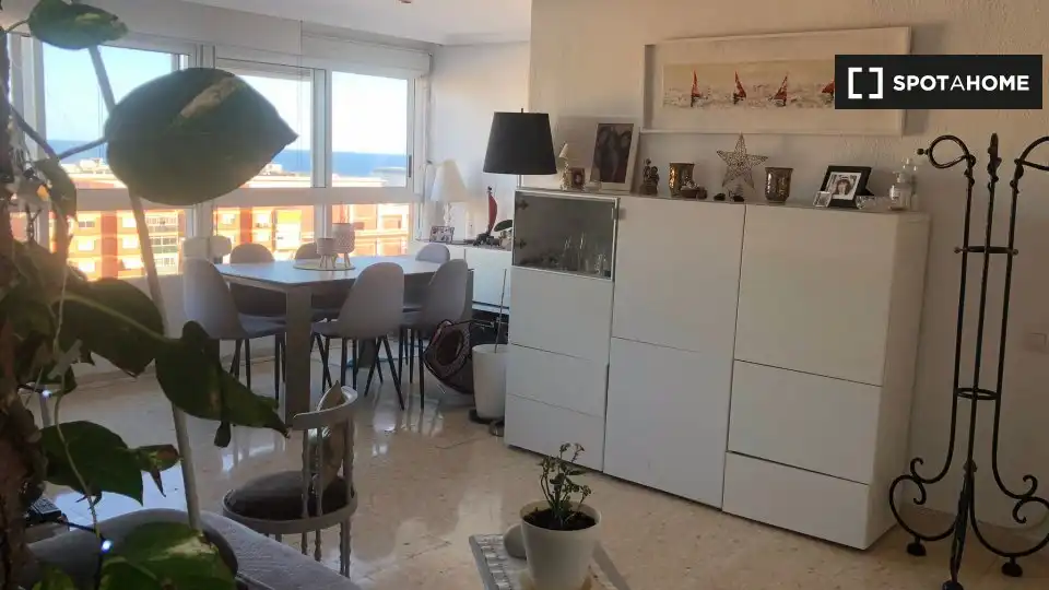 Sala de estar de Piso de alquiler en Alicante / Alacant con Aire acondicionado, Calefacción y Amueblado