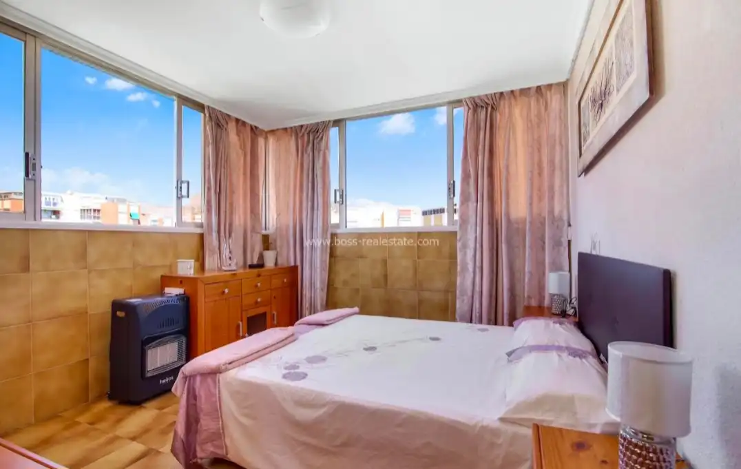 Bedroom of Flat for sale in Benidorm  with Furnished