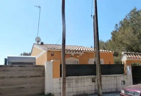 Vista exterior de Casa o xalet en venda en Cunit amb Terrassa i Piscina