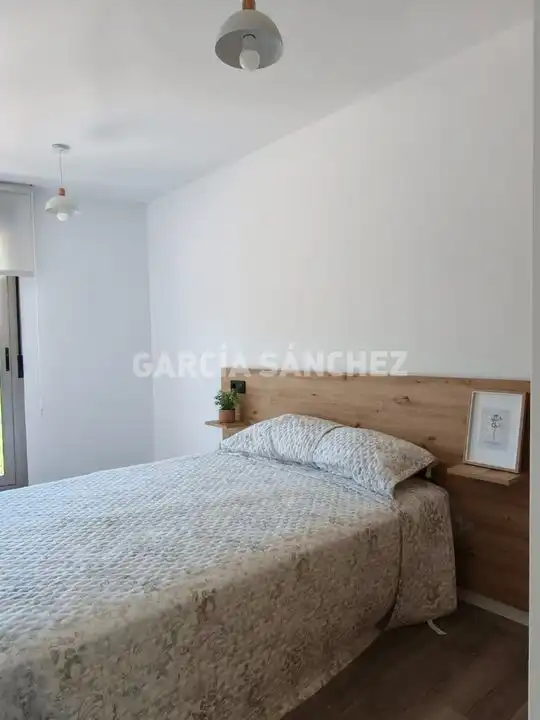 Dormitori de Apartament en venda en Boiro amb Traster, Moblat i Forn