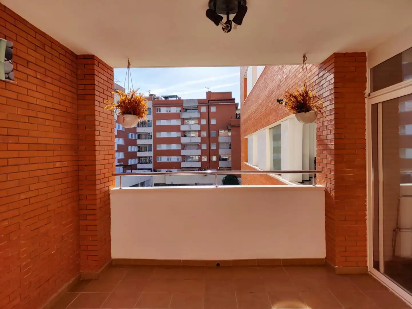 Flat with terrace for sale in de Pere Codina i Mont, imagen 2