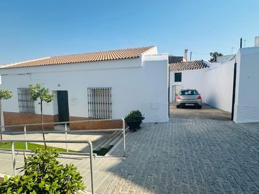 Chalet con jardín en venta en Aznalcázar