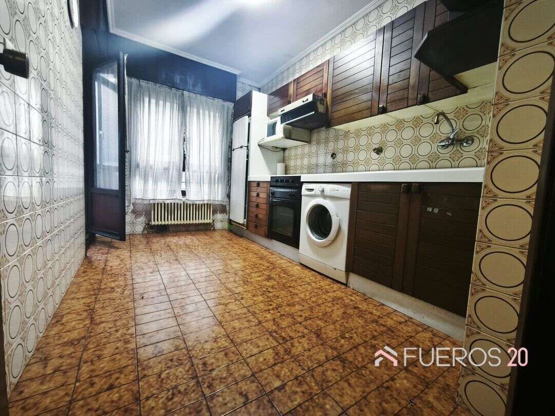 Cuina de Pis en venda en Barakaldo  amb Calefacció, Traster i Moblat