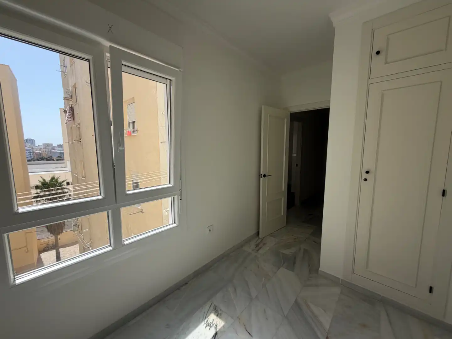 Flat for rent in Cádiz  with Air Conditioner, Terrace and Storage room