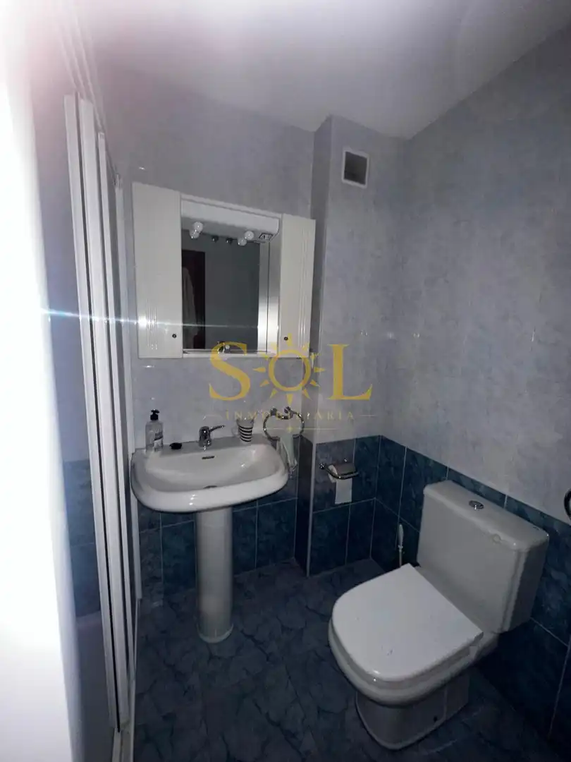 Baño de Piso en venta en La Pola de Gordón  con Calefacción, Parquet y Amueblado