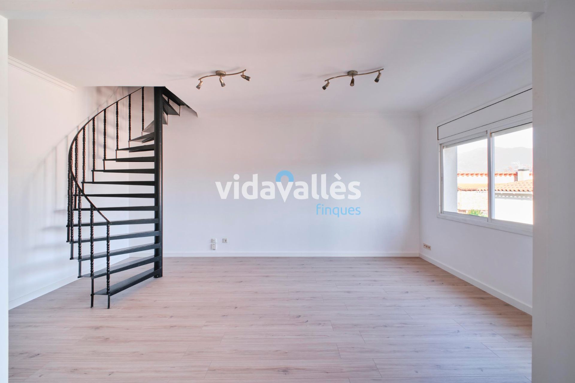 Schlafzimmer von Maisonette zum verkauf in Sant Antoni de Vilamajor mit Parkett, Ofen und Balkon