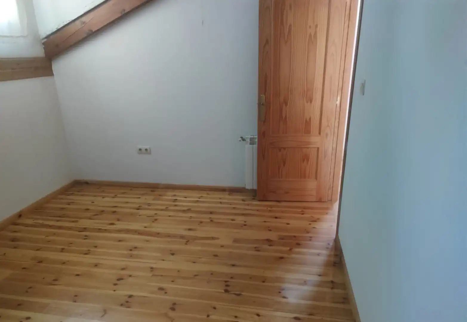 Schlafzimmer von Haus oder Chalet zum Verkauf in Alija del Infantado mit Privatgarten und Parkett