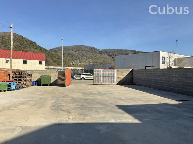 Local comercial en Alquiler en Sant Joan Les Fonts
