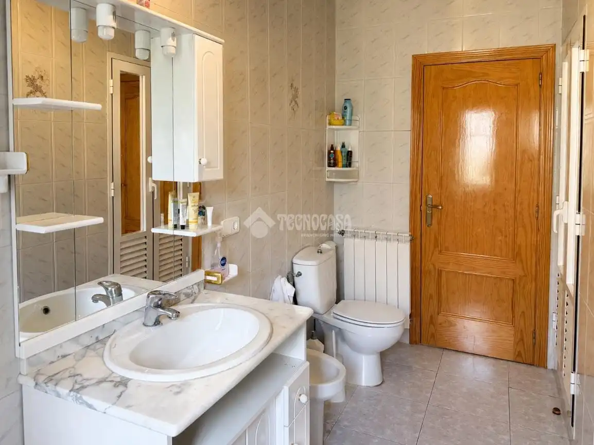 Baño de Casa o chalet en venta en Ciruelos con Calefacción, Piscina y Balcón