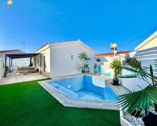 Swimming pool of House or chalet for sale in Torrevieja  with Air Conditioner, Heating and Private garden