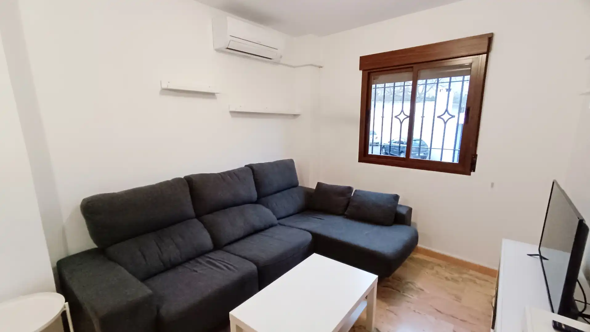 Sala de estar de Piso de alquiler en La Zubia con Aire acondicionado, Amueblado y Balcón
