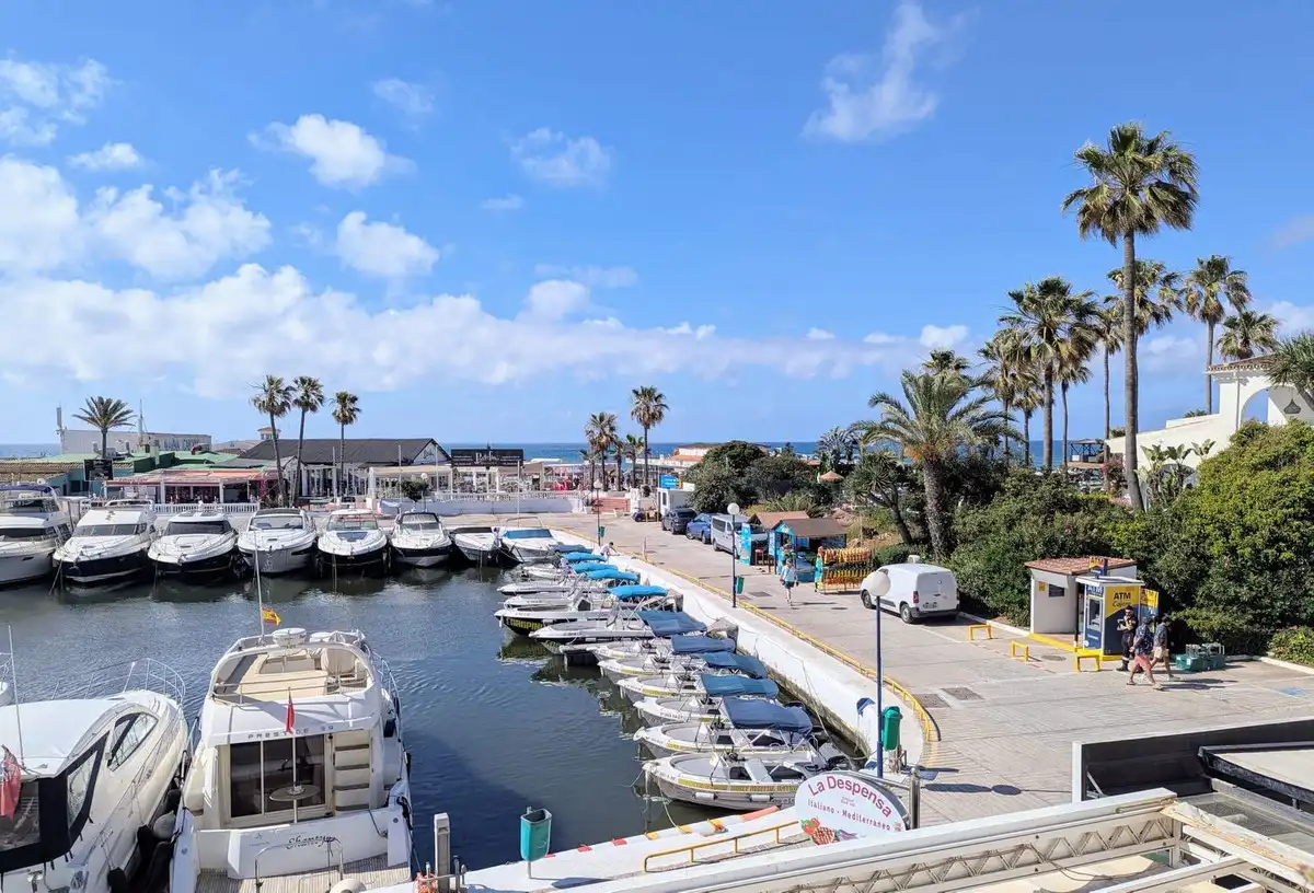 Ático en venta en Marbella con Aire acondicionado, Amueblado y Piscina comunitaria