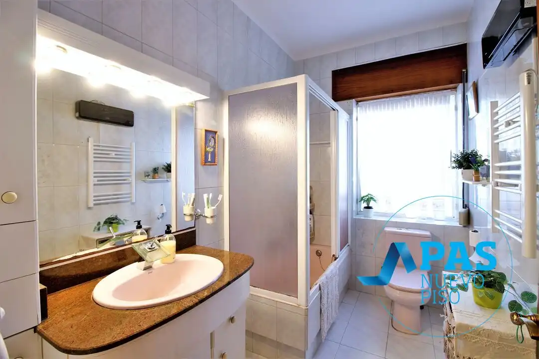 Bathroom of Houses for sale in Noja  with Heating, Private garden and Storage room