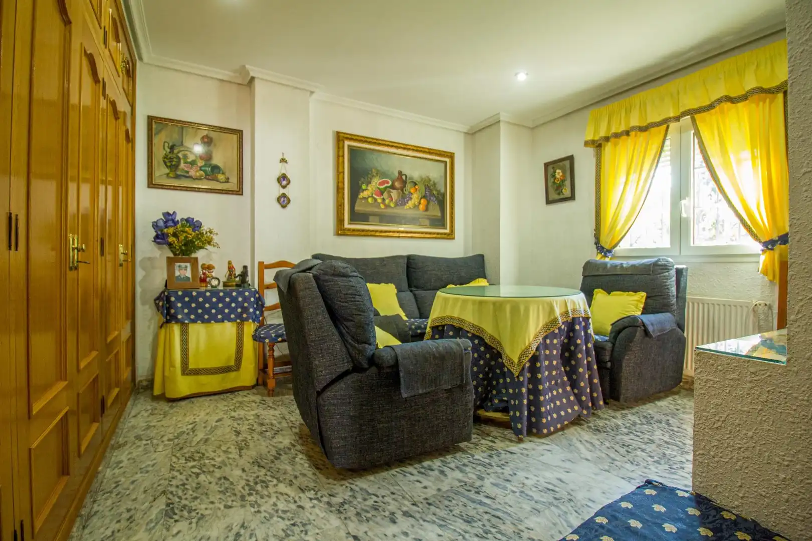 Sala d'estar de Casa o xalet en venda en Badajoz amb Aire condicionat, Jardí privat i Terrassa