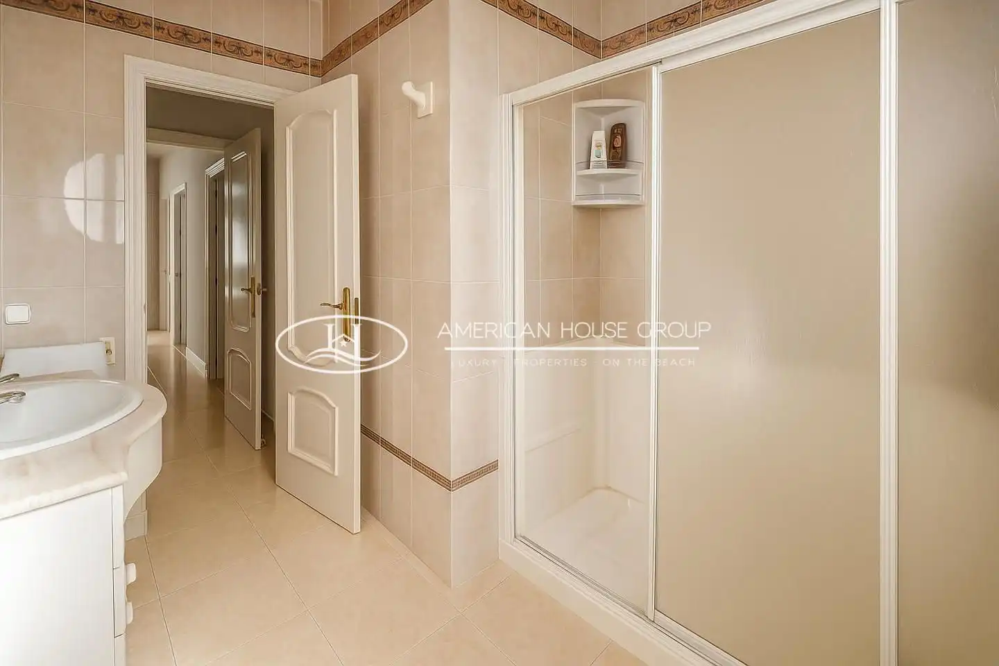 Bathroom of Houses for sale in Chiclana de la Frontera