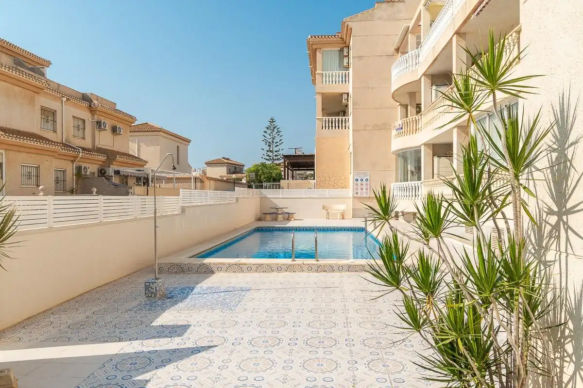 Baixos amb terrassa en venda a Orihuela Costa, imagen 3