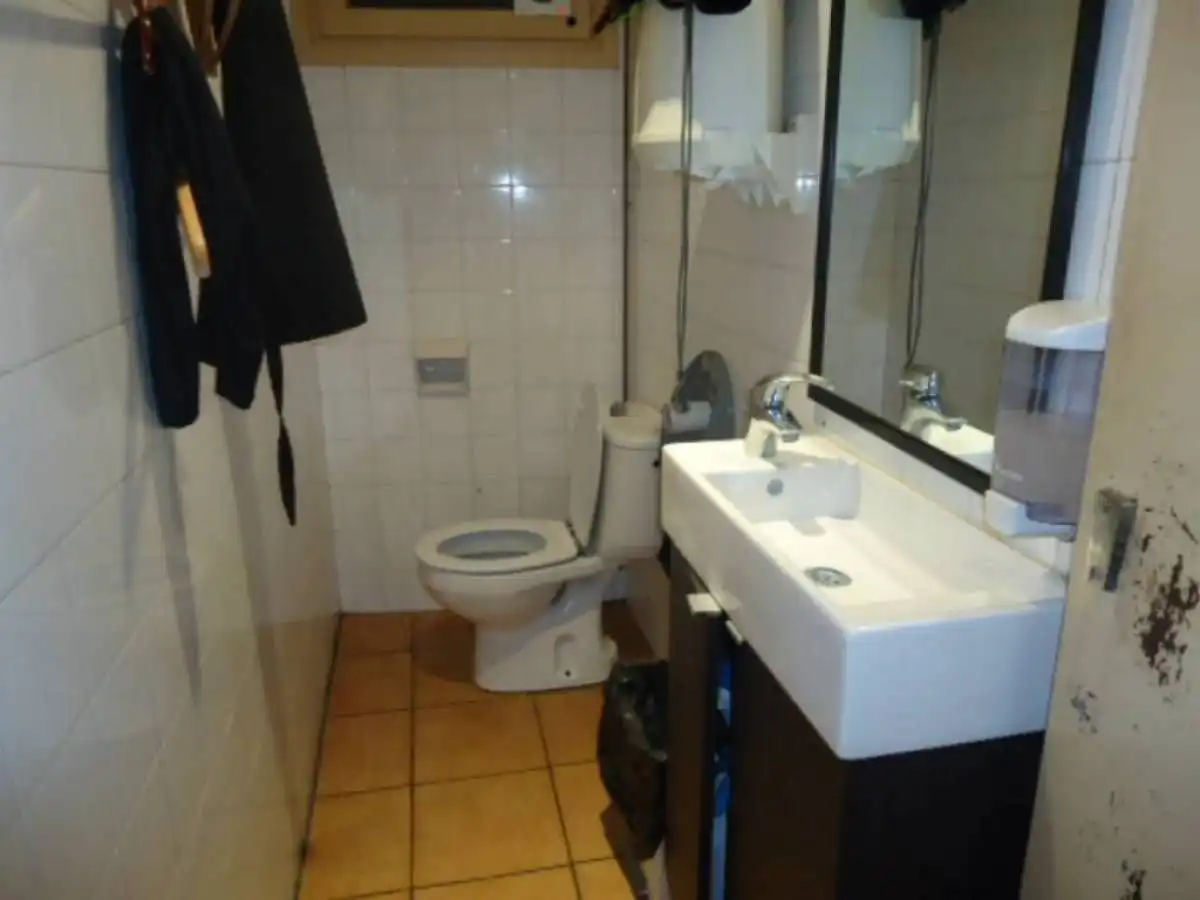 Baño de Local de alquiler en Calders con Aire acondicionado