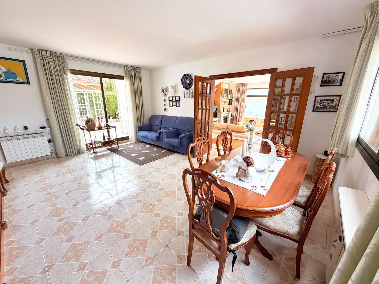 Sala d'estar de Casa o xalet en venda en Vallirana amb Aire condicionat, Calefacció i Terrassa