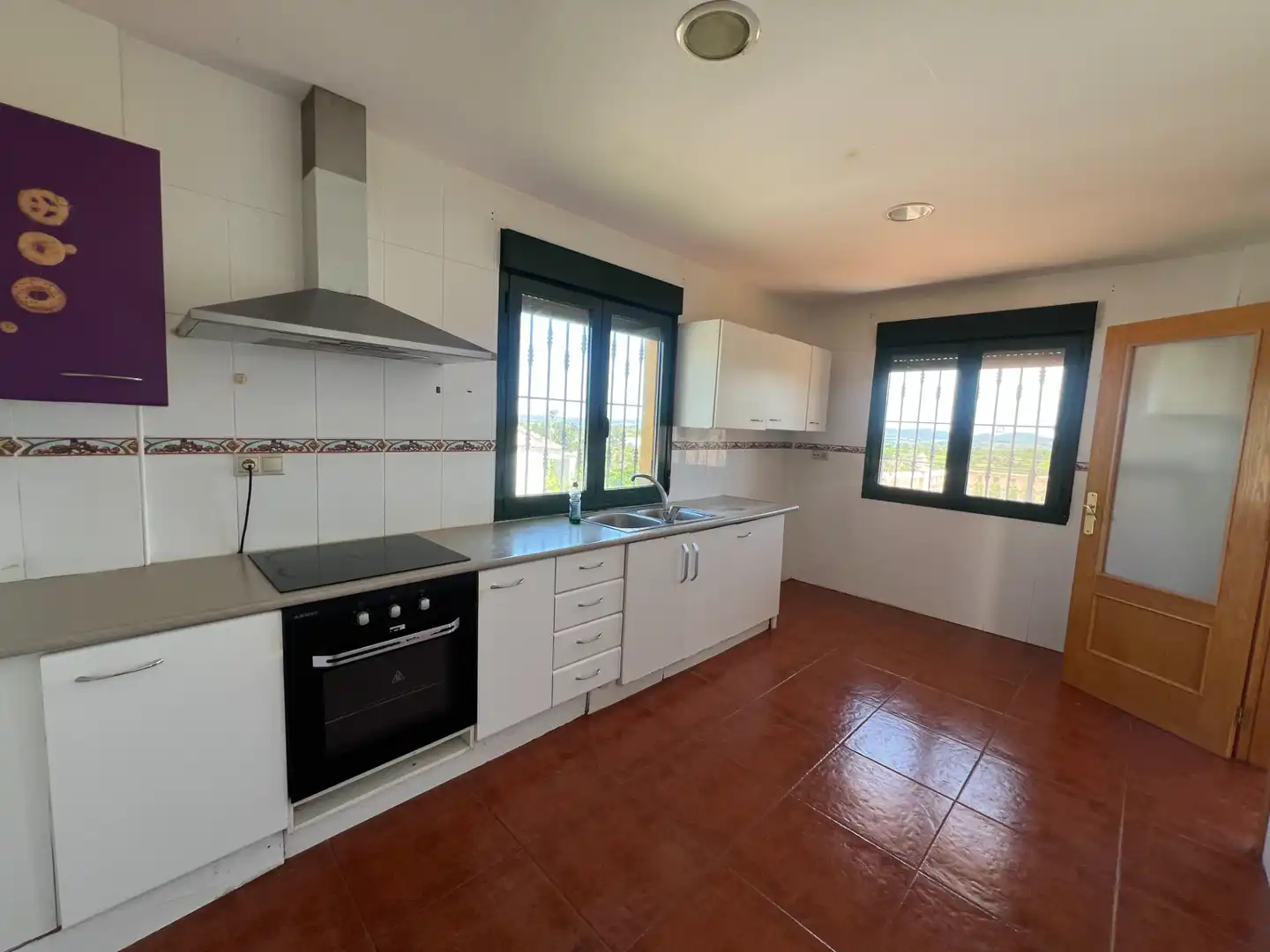 Cuina de Casa o xalet en venda en Montroi / Montroy amb Jardí privat, Terrassa i Traster