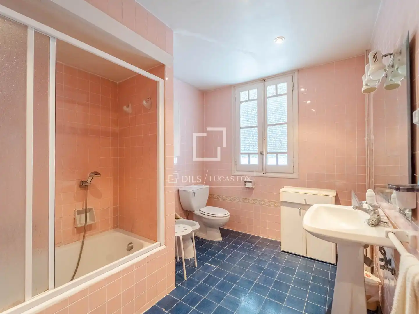 Baño de Piso en venta en Valencia con Calefacción