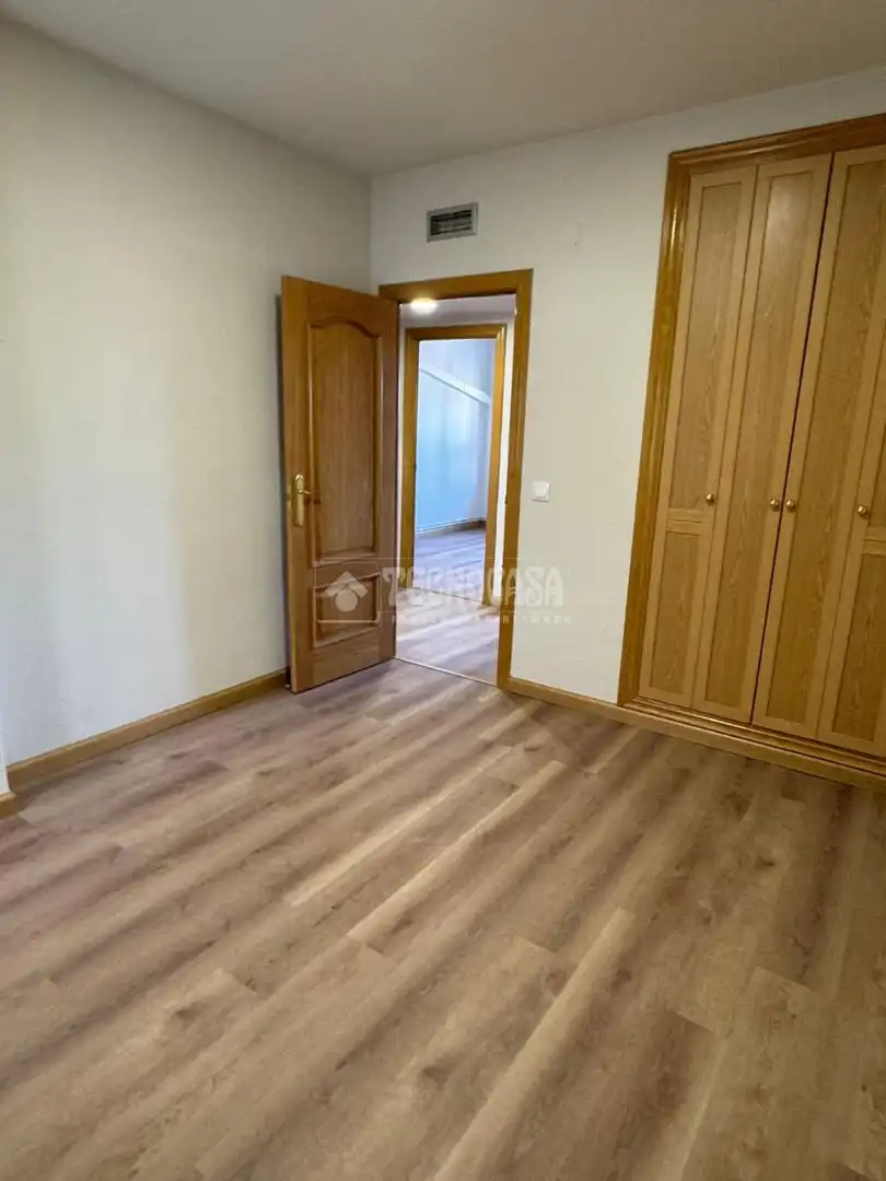 Bedroom of Flat for sale in Valdemoro  with Air Conditioner
