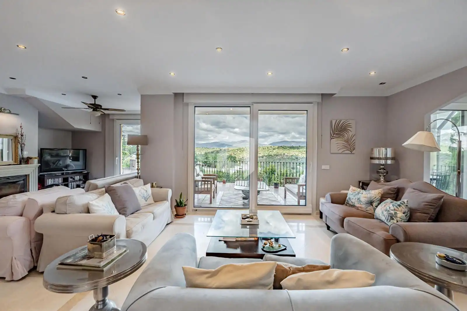 Sala de estar de Casa o chalet en venta en Venturada con Calefacción, Jardín privado y Terraza