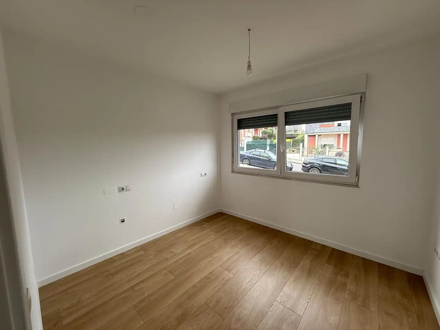 Habitación de Casa adosada en venta en Lugo con Calefacción y Jardín privado