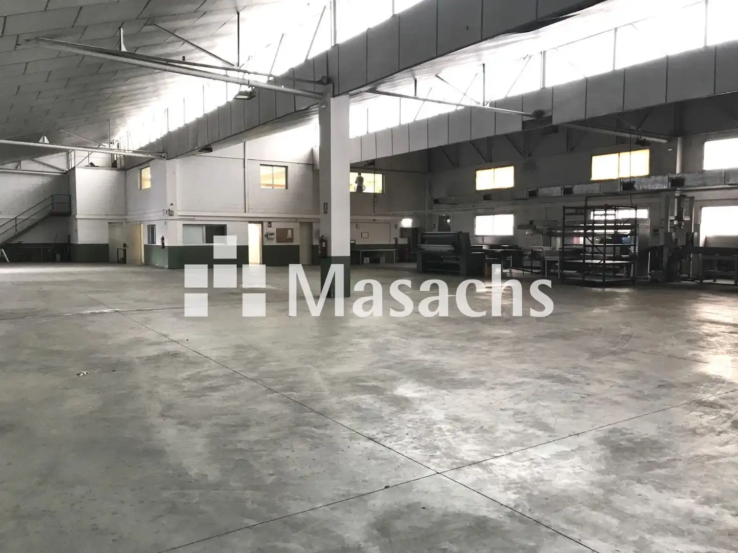 Nau industrial en venda en Rubí